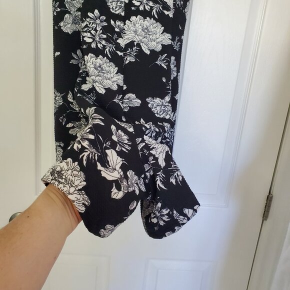 one piece romper shorts Medium - Picture 8 of 8